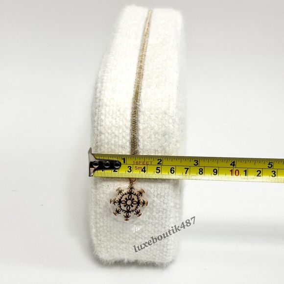 CHANEL HOLIDAY WOVEN MAKEUP LARGE POUCH BAG ONLY 2024 SNOWFLAKE CHARM NEW W/BOX - Picture 8 of 8